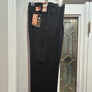NEW WITH TAGS men's Haggar Smart Fiber Dress Pants